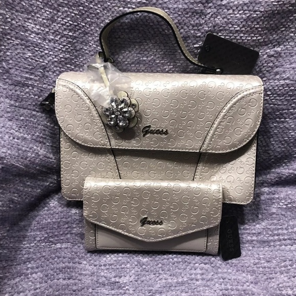 Guess Handbags - SOLD on Ⓜ️?Guess? champagne bag/wallet set